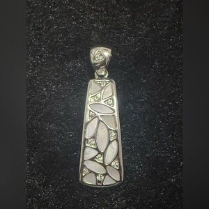 Elegant Mother of Pearl Silver Charm w/ Rhinestone Accents 3.5” ✨🤍